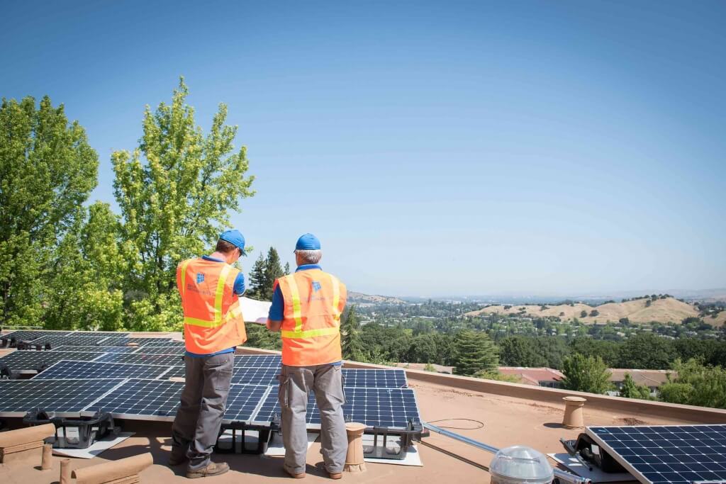 Instal solar technologes panels